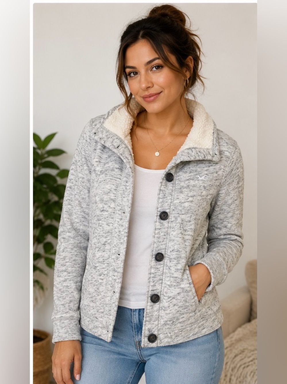 Hollister Women’s Sherpa Lined Button Front Jacket Gray Size Medium Cozy